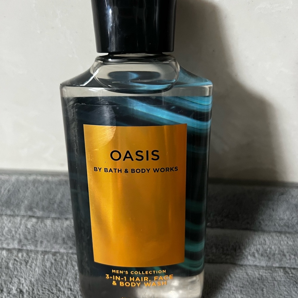 Bath & Body Works Oasis Body Wash - Picture 2 of 3